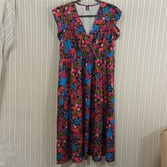 SHEIN Dresses & Skirts - SHEIN  Multi Color Floral Maxi Dress